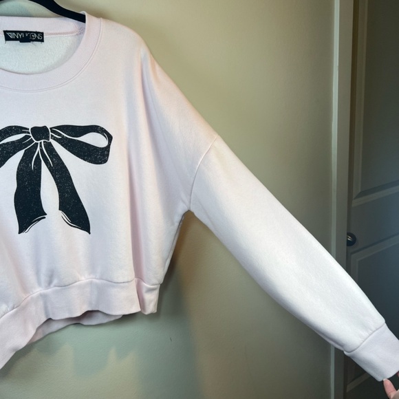 Vinyl Icons Women's Big Bow Sweatshirt Pink Black Fleece Cropped Cozy Chic Small - Picture 3 of 12
